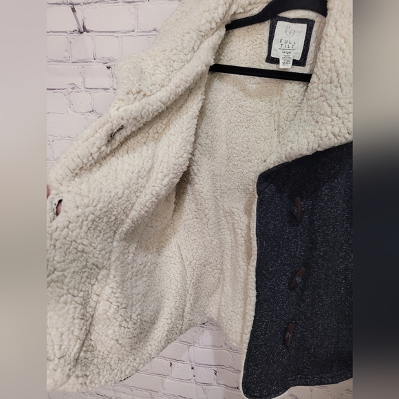 Full Tilt Gray and White Sherpa Lined Jacket‎ Size Large - Picture 4 of 5